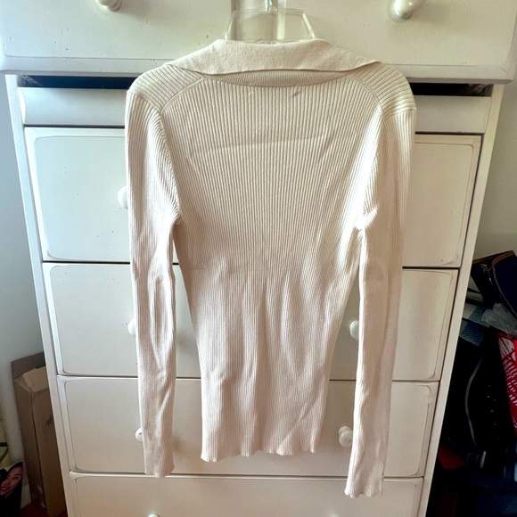 Aritzia Babaton V-Neck Sweater Top - Picture 3 of 4